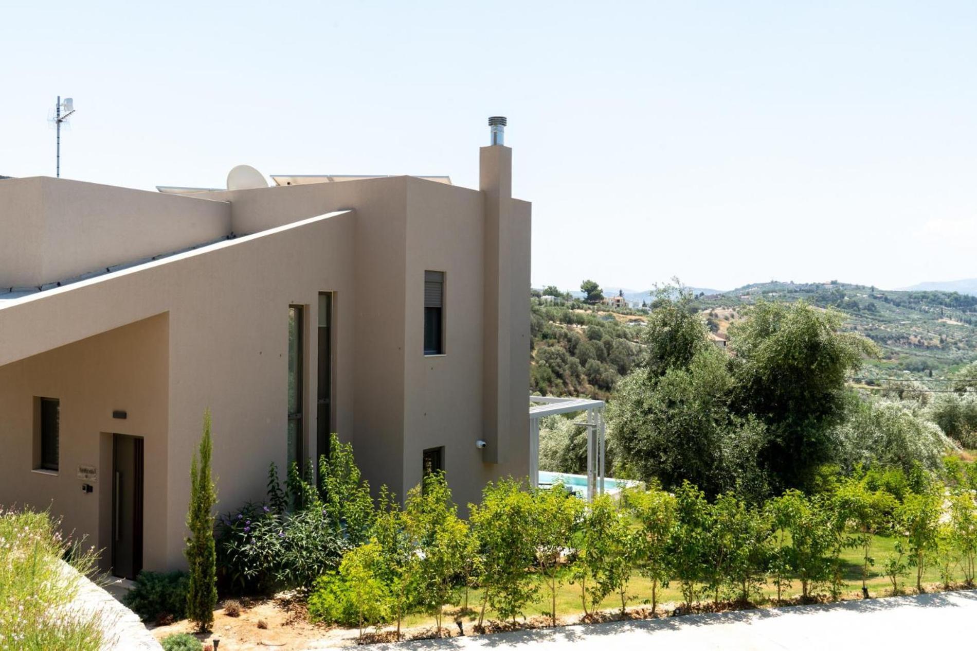 Anthemis Luxury 1 *