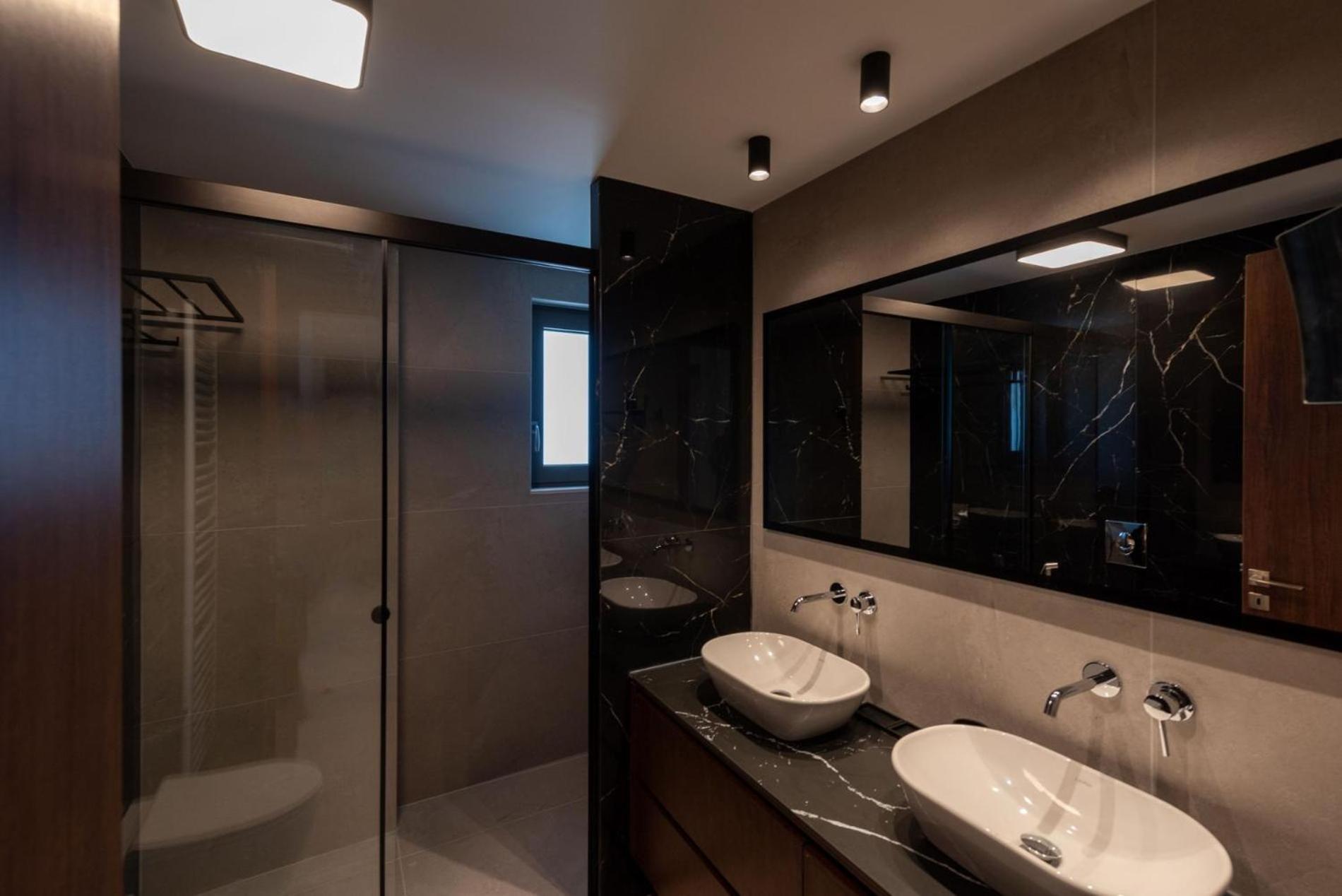 Anthemis Luxury 1 *