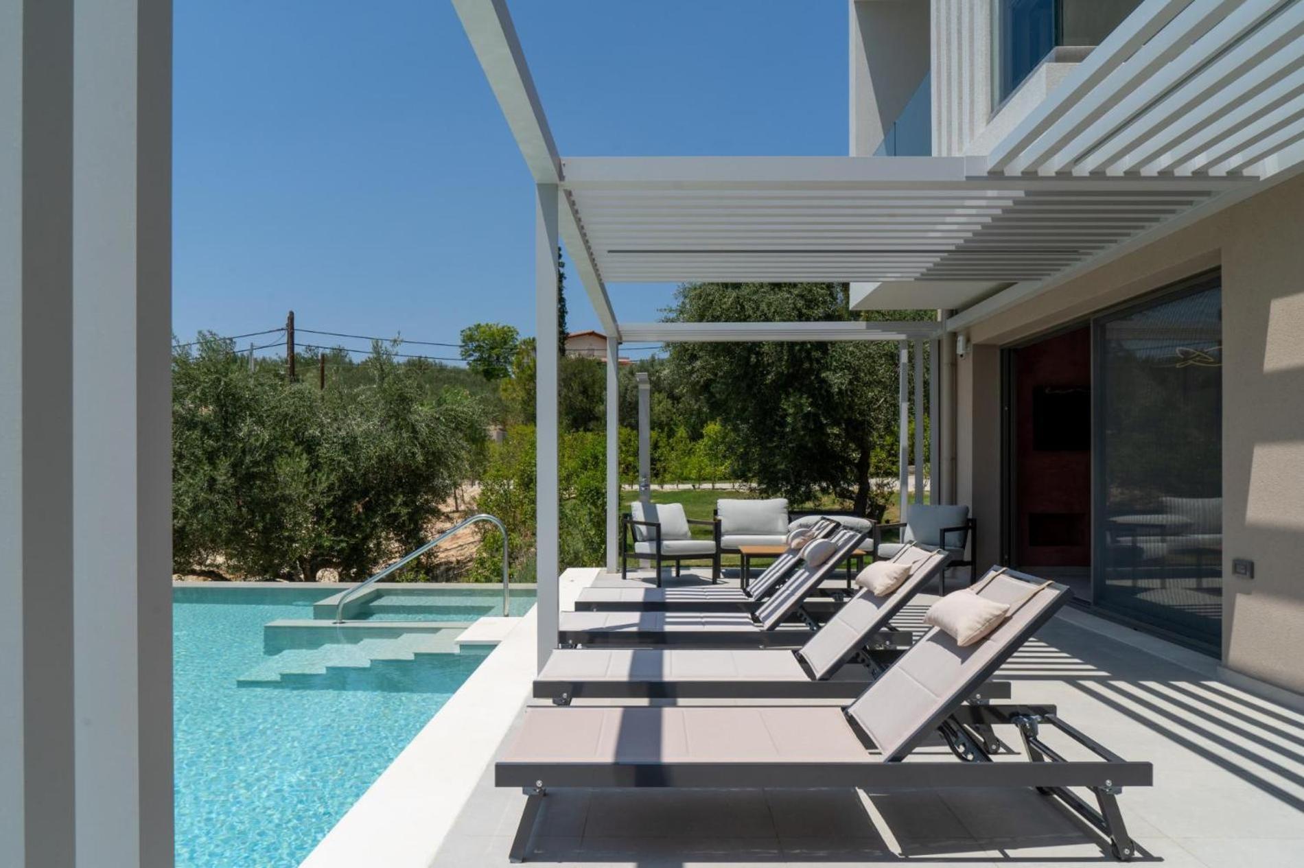 Anthemis Luxury 1